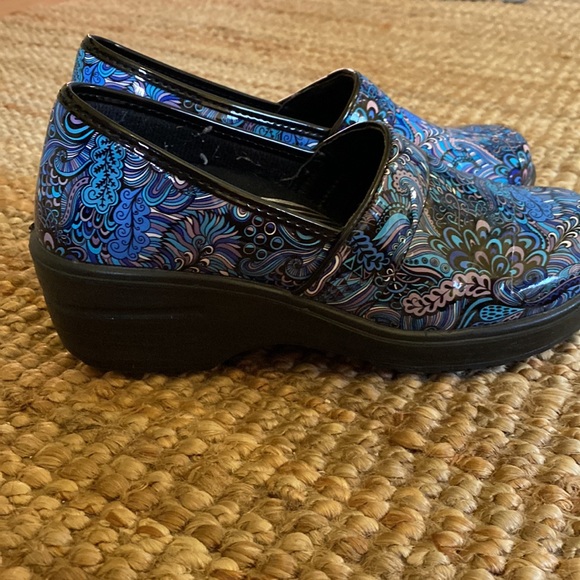 Clogs - Picture 3 of 3